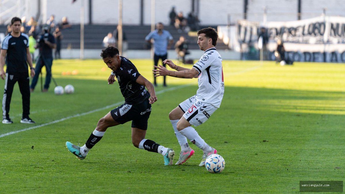 世界杯16强战阿根廷3-2险胜埃及 详细介绍